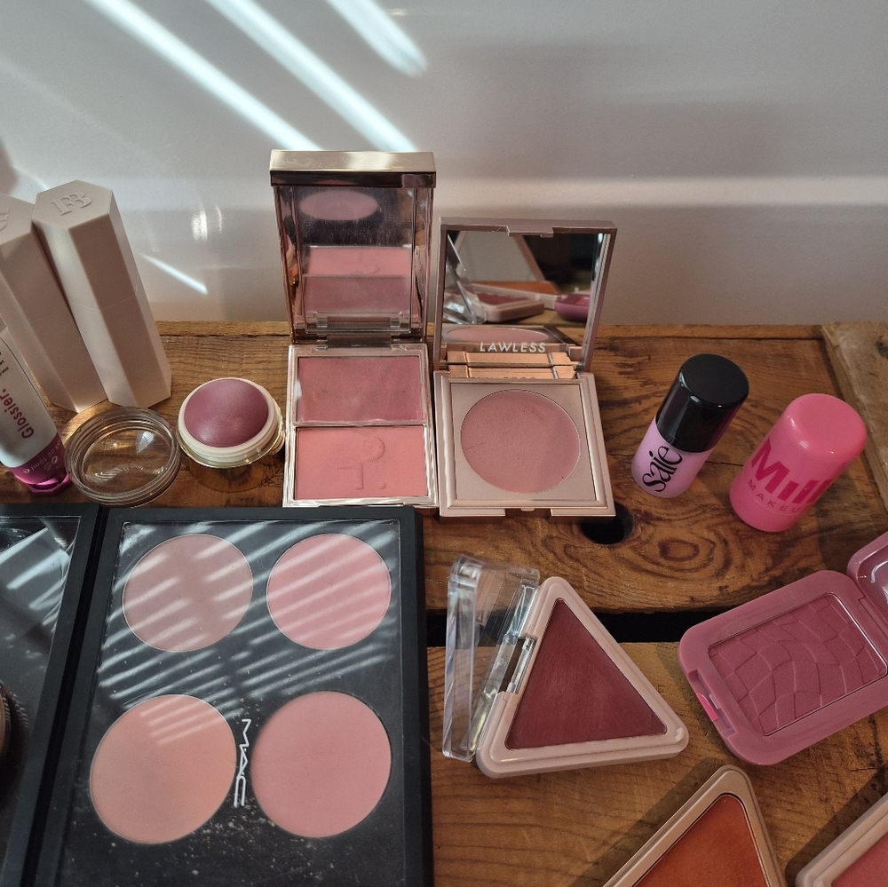 BLUSH HAUL! MAC, MILK, SAIE, LAWLESS, LYS ECT.. - Picture 2 of 11